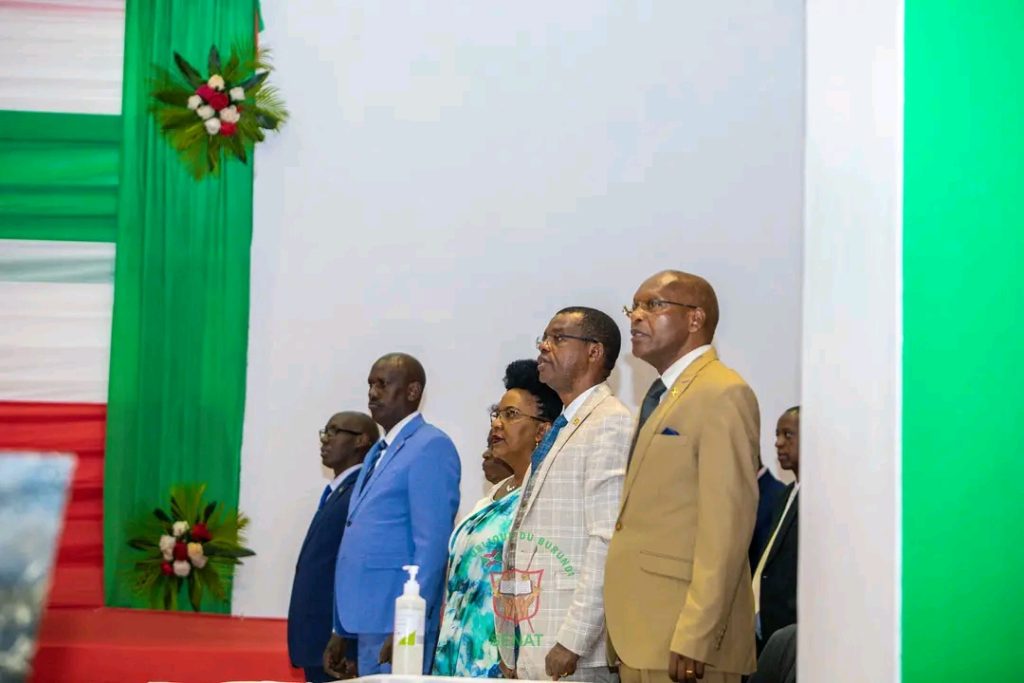 Prestation de serment des membres de la Cour Constitutionnelle, d’ un ...