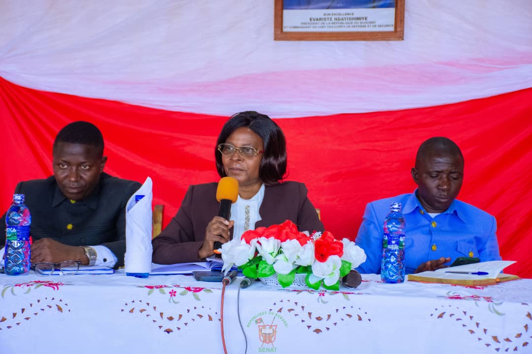 Une délégation parlementaire conduite par le Premier-Vice-Président du Sénat recueille les préoccupations de la population des zones Gitaramuka et Muhweza